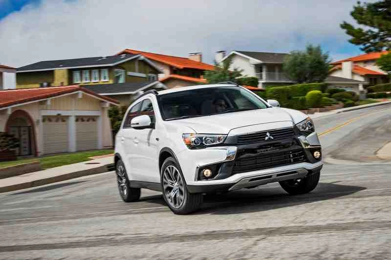 Mitsubishi outlander sport 2016 đã có giá