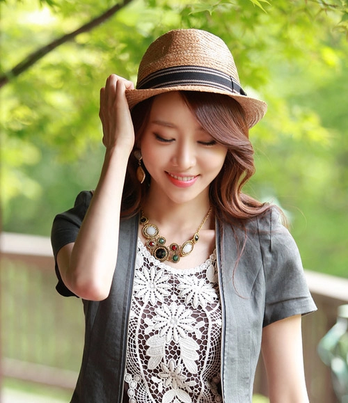 Mũ xinh xinh theo nàng xuống phố