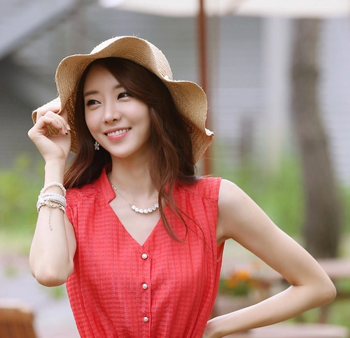 Mũ xinh xinh theo nàng xuống phố