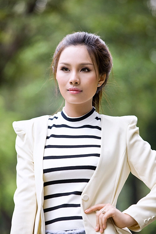 Nét gợi cảm của cô nàng công sở xinh đẹp