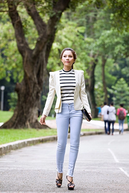 Nét gợi cảm của cô nàng công sở xinh đẹp