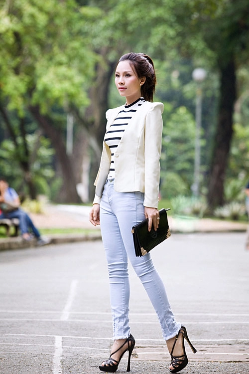 Nét gợi cảm của cô nàng công sở xinh đẹp