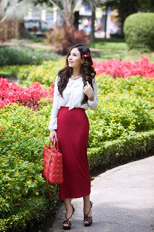 Nét gợi cảm của cô nàng công sở xinh đẹp