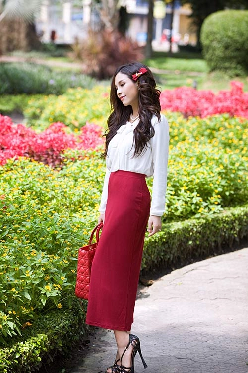 Nét gợi cảm của cô nàng công sở xinh đẹp