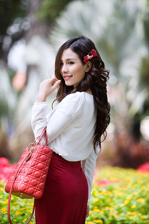 Nét gợi cảm của cô nàng công sở xinh đẹp