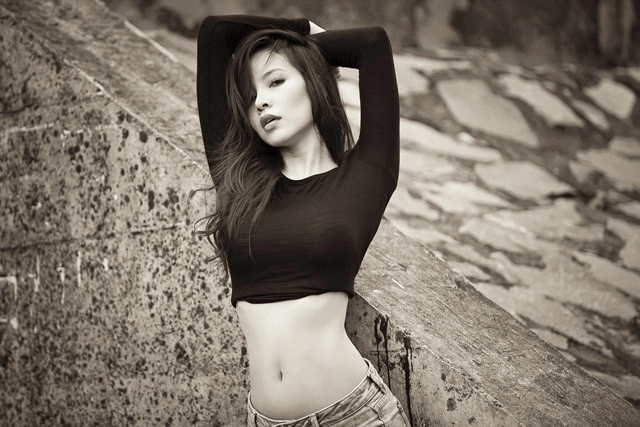 Ngọc bích gây rạo rực với vòng ngực sexy