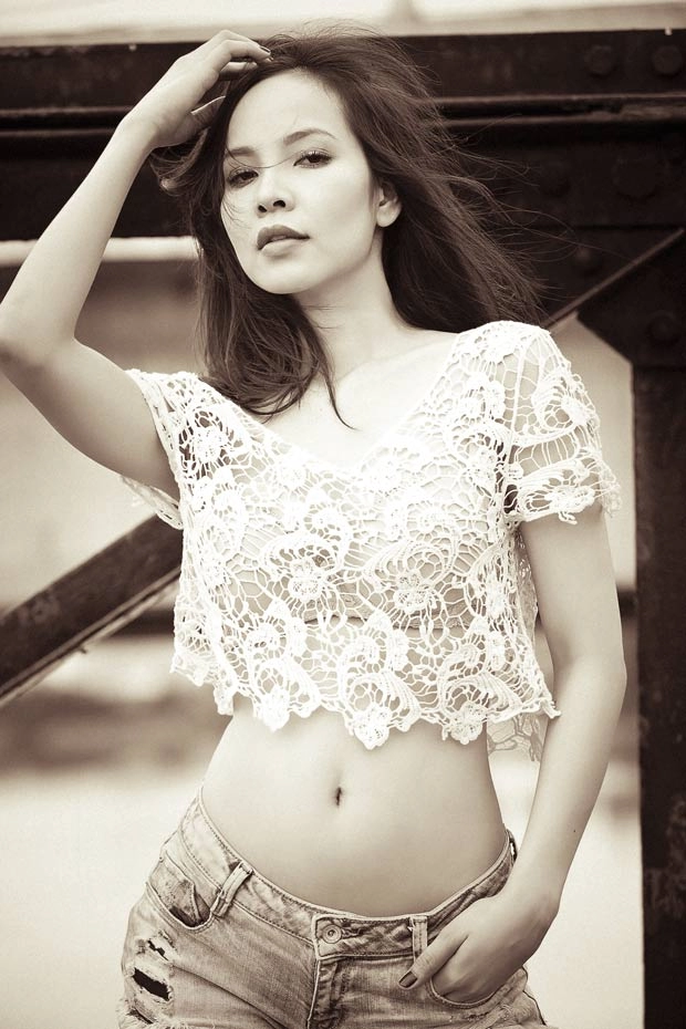 Ngọc bích gây rạo rực với vòng ngực sexy