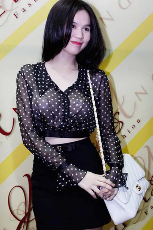 Ngọc trinh lại khoe túi mới nửa tỷ đồng