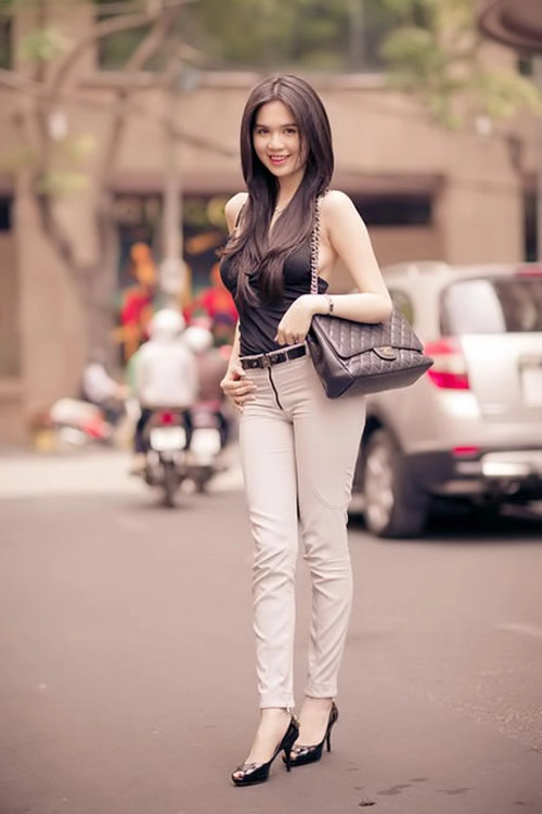 Ngọc trinh lại khoe túi mới nửa tỷ đồng
