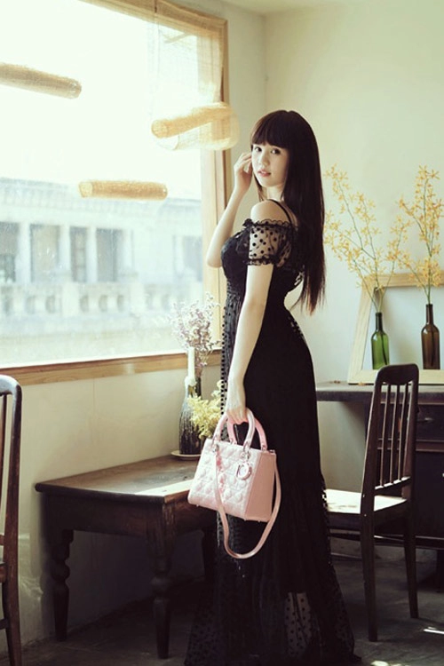 Ngọc trinh lại khoe túi mới nửa tỷ đồng