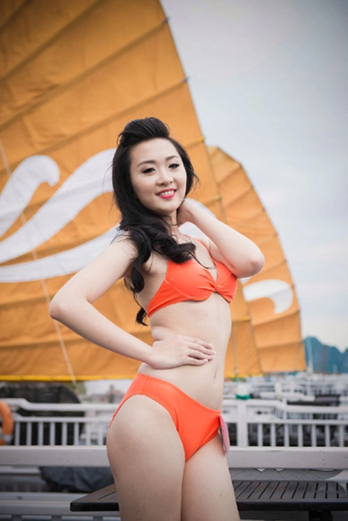 Người đẹp hạ long nóng bỏng cùng áo tắm