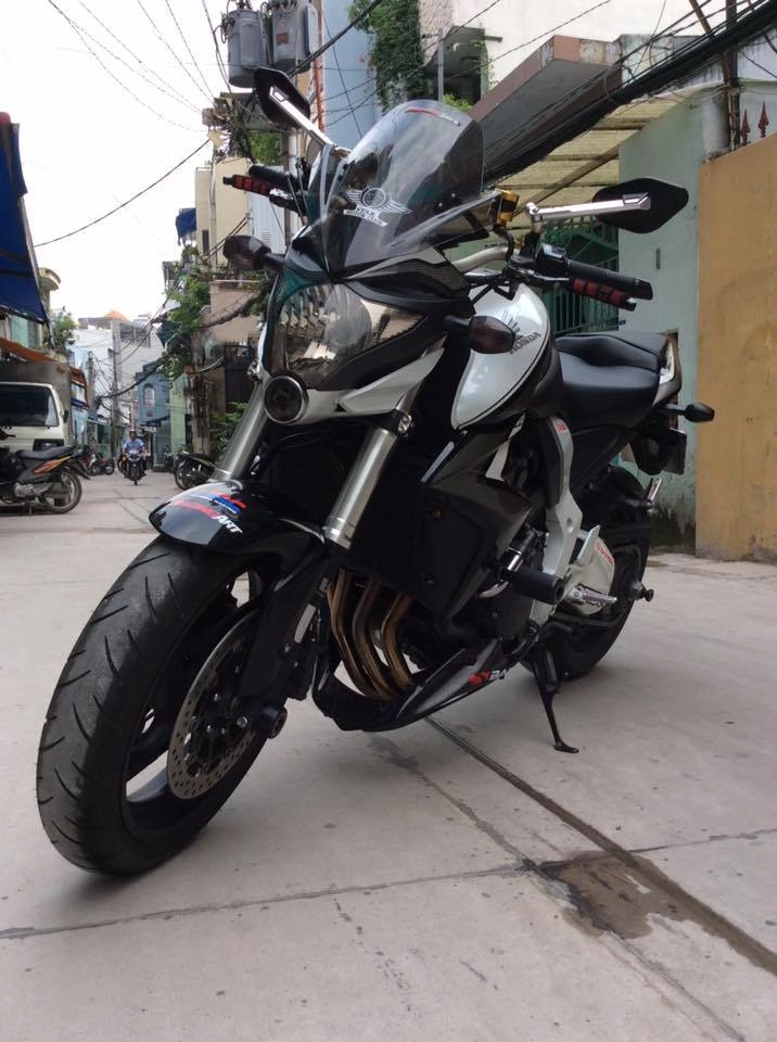 Nhẹ nhàng nhưng đầy chất chơi với chiếc honda cb1000r