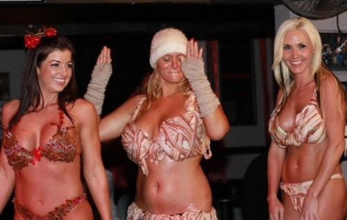 Những bộ bikini gây sốc vì quá kỳ quặc