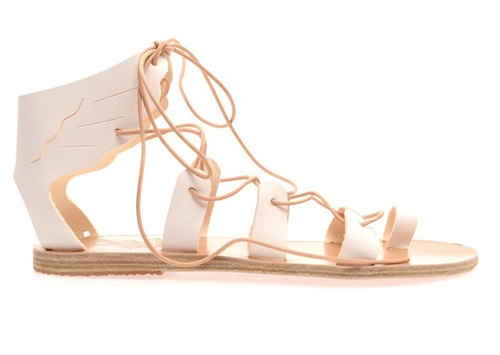 Những mẫu sandal không nên bỏ qua hè này