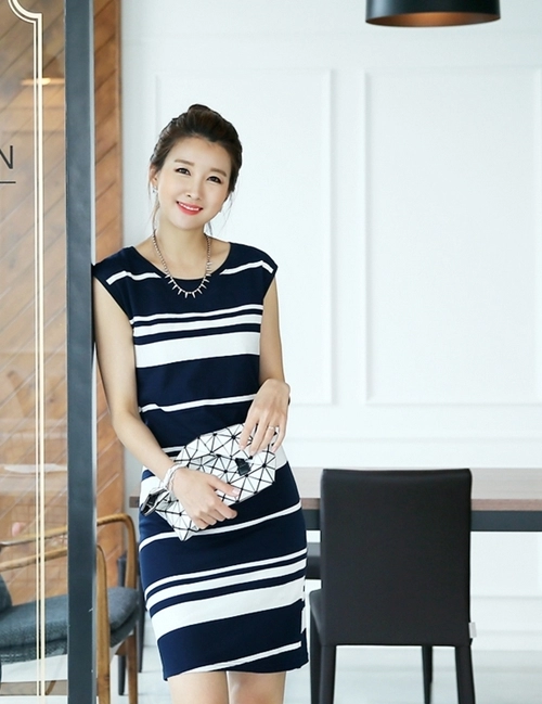 Những mẫu váy liền hút mắt dành cho dân công sở