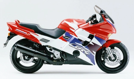  những mẫu xe lừng danh trong honda cbr-serie 