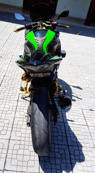 Ninja 300 phiên bản kỉ niệm 30 năm ấn tượng cùng dàn đồ chơi hiệu