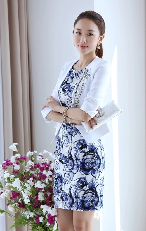 Nữ công sở đừng từ chối váy hoa