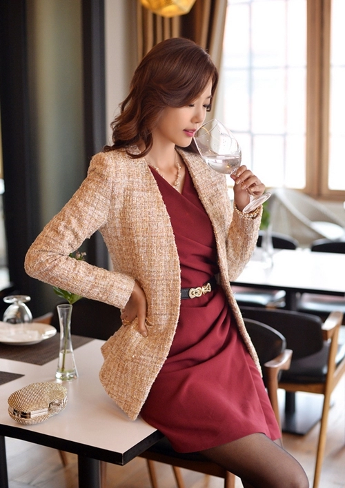 Nữ công sở mặc áo gì để vừa đẹp vừa sang