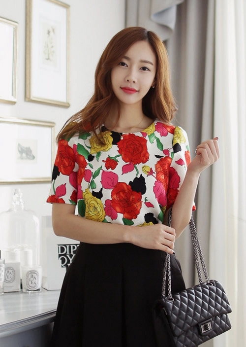 Nữ tính vô ngần với họa tiết hoa mùa xuân