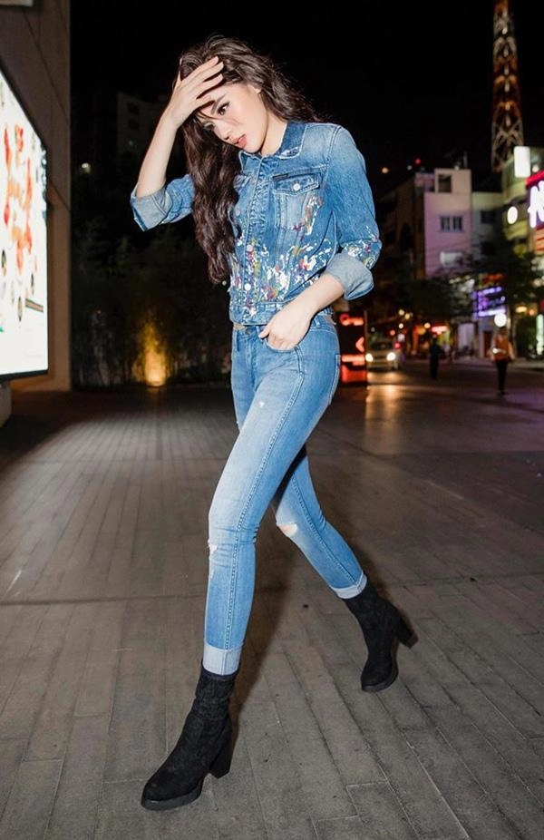 Phạm hương kỳ duyên mang thời trang denim quay trở lại mùa hè