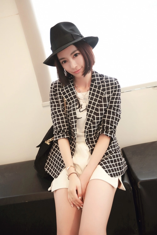 Phối đồ ngày hè ẩm ương mưa nắng