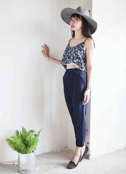 Phối đồ ngày hè ẩm ương mưa nắng