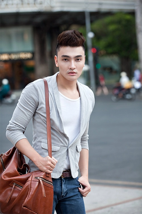 Phong cách giản đơn của hot boy dao kéo