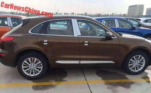 Porsche macan dỏm giá chỉ 300 triệu đồng