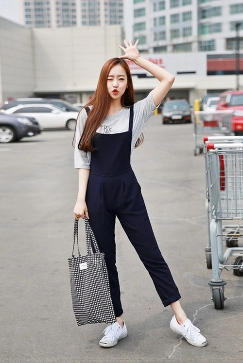 Quần yếm tăng độ cá tính cho hè