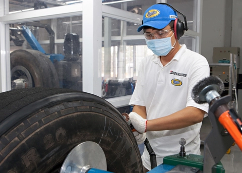  quy trình dán lốp bridgestone bandag 