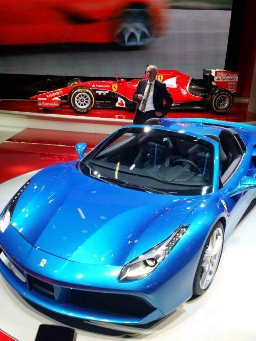 Ra mắt ferrari 488 spider - mẫu xe nhanh nhất trong lịch sử hãng