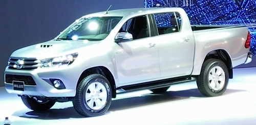 Ra mắt xe bán tải toyota hilux 2015 có bản số tự động