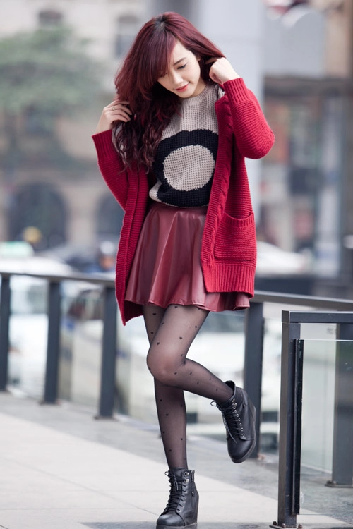 Rạng ngời cuốn hút như nàng sinh viên tóc đỏ