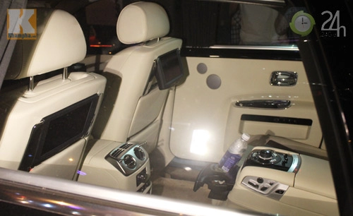 Rolls royce ghost ewb vi vu phố sài gòn