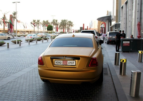  rolls-royce ghost mạ vàng ở dubai 