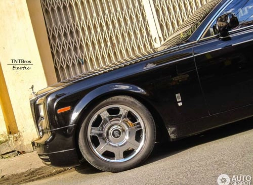 Rolls-royce phantom biển tứ quý lên báo nước ngoài