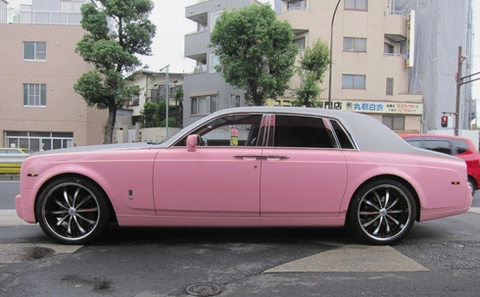  rolls-royce phantom diện cánh hồng 