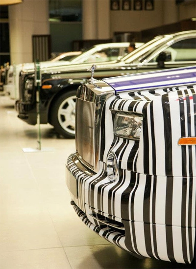  rolls-royce phantom họa tiết lạ ở abu dhabi 