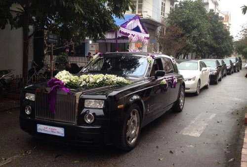 Rolls-royce phantom làm xe hoa tại thái bình