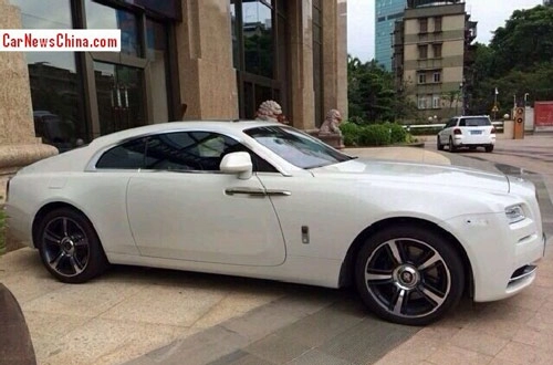 Rolls-royce wraith vê trung quôc gia 820000 usd