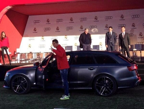 Ronaldo được tặng siêu xe audi rs6 avant