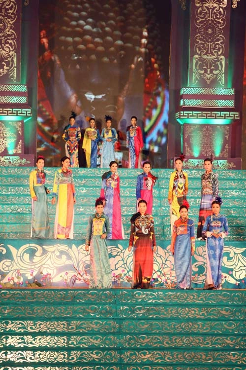 Sắc màu thế giới hội tụ tại festival huế