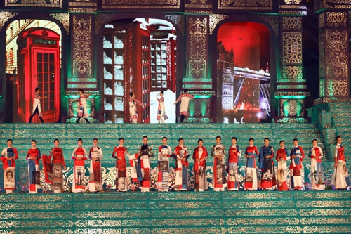 Sắc màu thế giới hội tụ tại festival huế