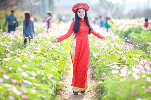 Sắc màu thời trang du xuân của bạn trẻ hà nội