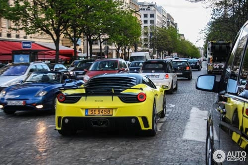 Samuel etoo khoe siêu xe ferrari 458 độ hầm hố