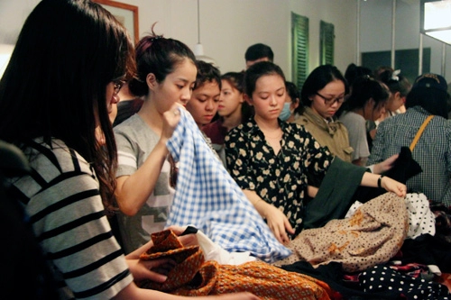 săn hàng giá rẻ cùng tín đồ thời trang