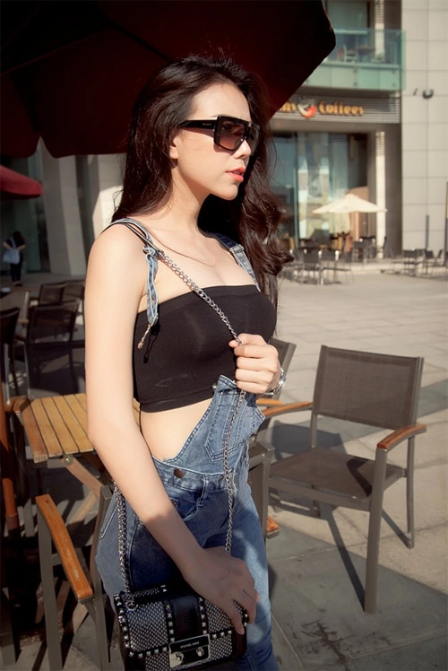 Sao việt sexy hết cỡ với quần yếm