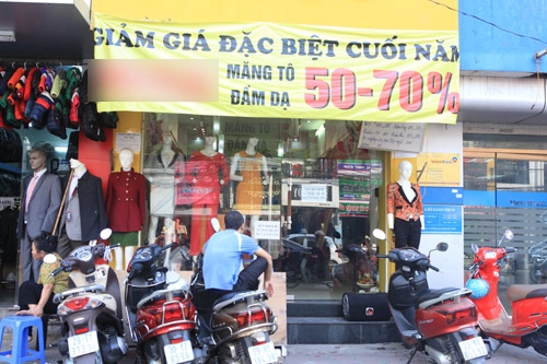 Shop thời trang heo hút mùa lễ tết