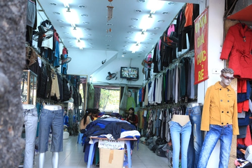 Shop thời trang heo hút mùa lễ tết